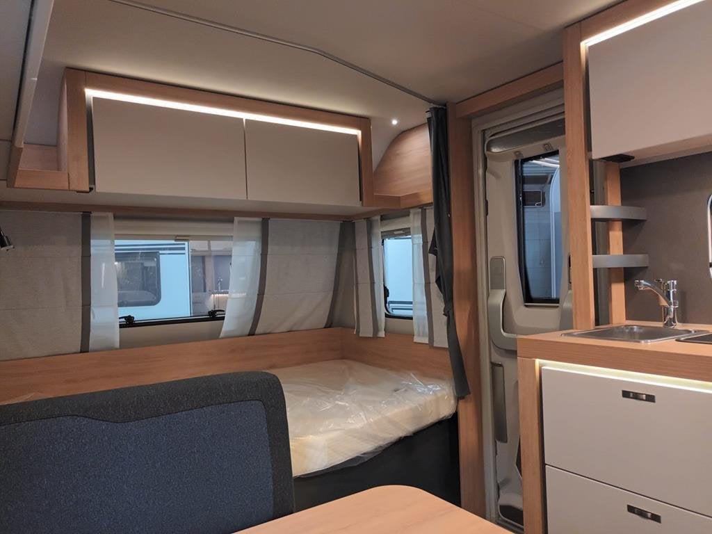 Knaus Sport 500 KD, Caravans en Kamperen, Schokbreker, Bedrijf, Treinzit, 5 tot 6 meter