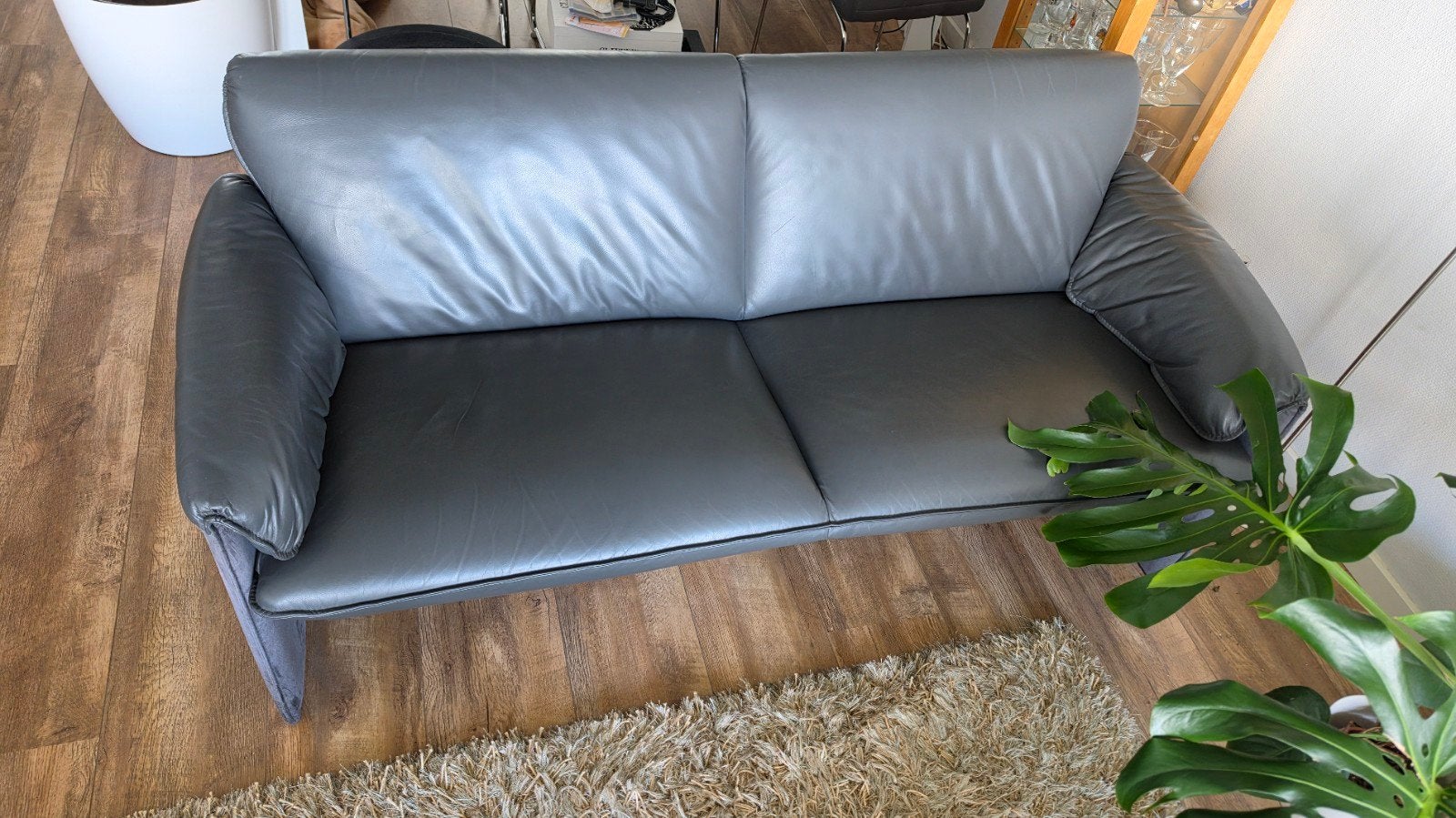 Leolux BoraBora, donkergrijs leer, zo goed als nieuw, Ophalen, 150 tot 200 cm, Tweepersoons, Zo goed als nieuw