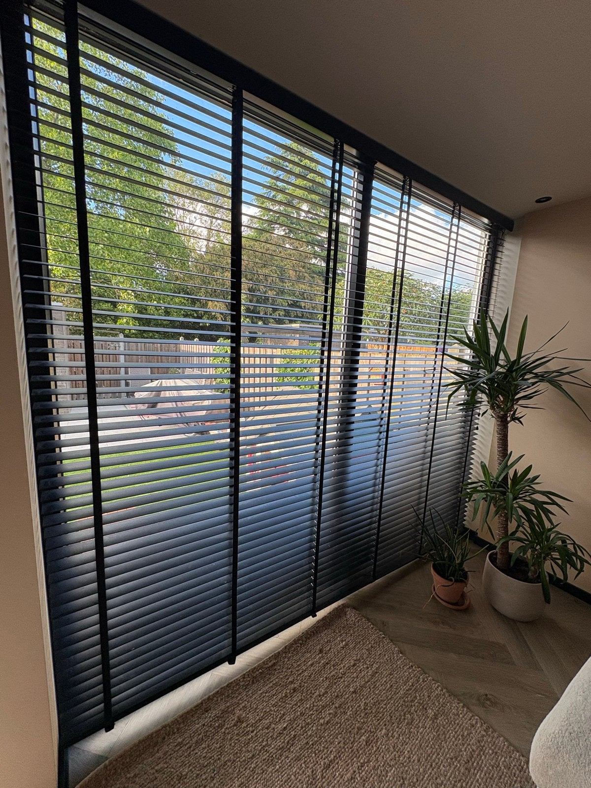 Zwarte Jaloezieën 250x275 cm, Huis en Inrichting, Stoffering | Gordijnen en Lamellen, Ophalen, Gebruikt, Zwart, Jaloezie