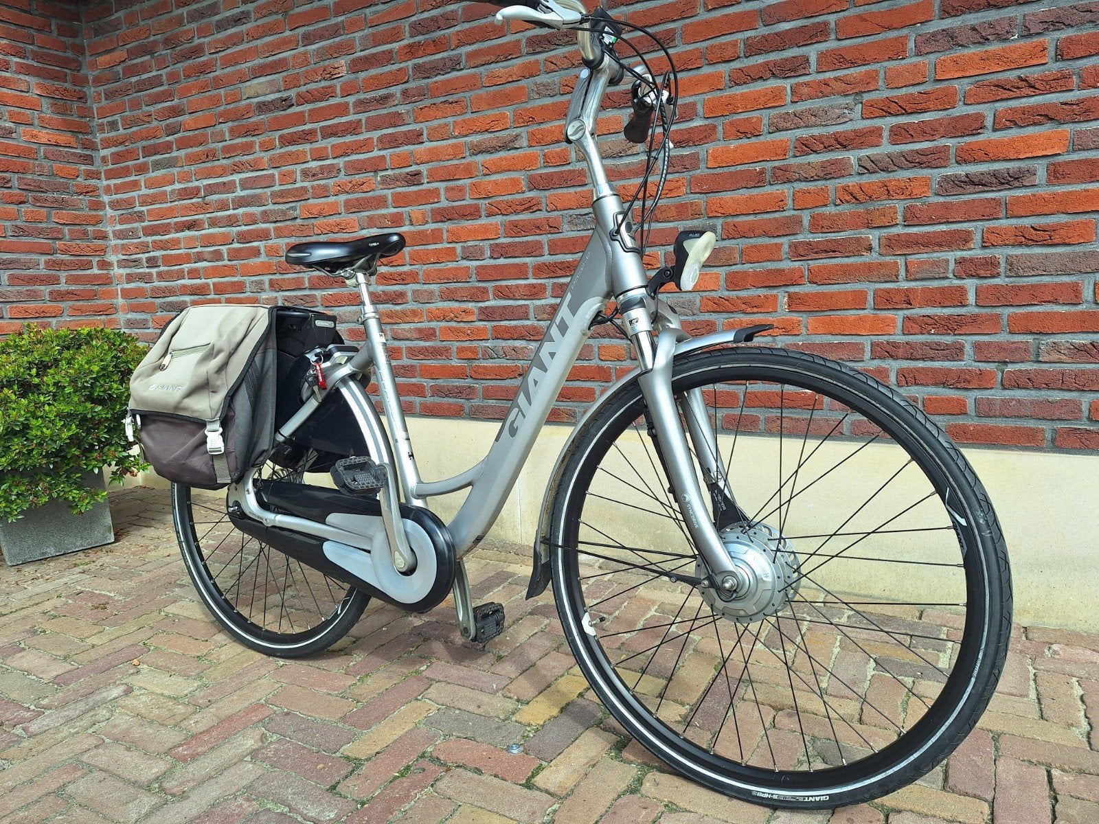 Nieuwstaat Giant Ease-E,  dubbele accu's,  garantie, Fietsen en Brommers, Elektrische fietsen, Ophalen, Giant, Zo goed als nieuw