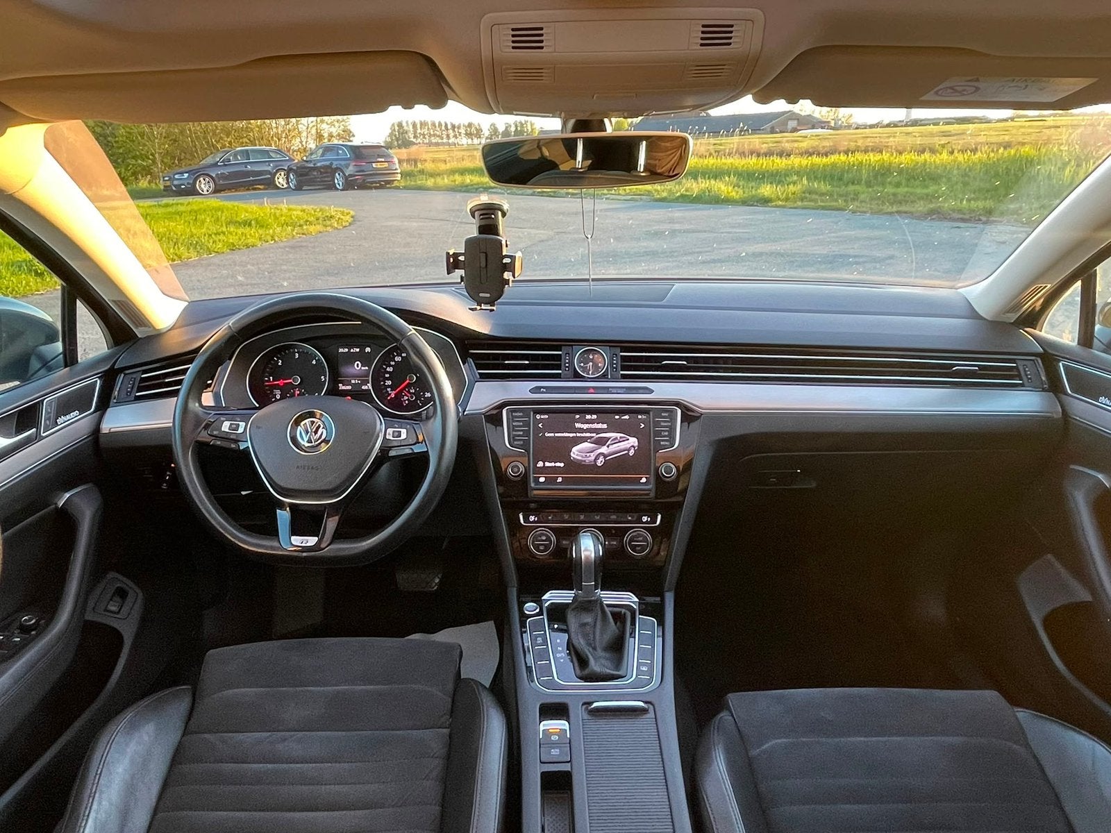 Foto 14 van Volkswagen Passat 1.6 TDI bwj 2016 sedan luxe uitvoering