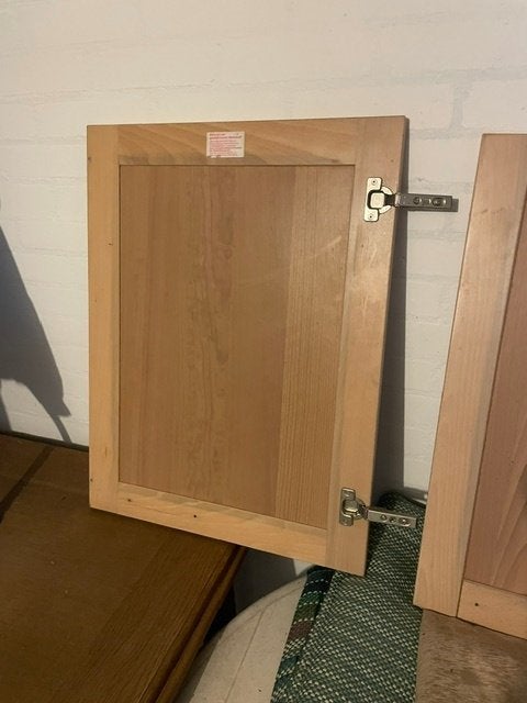 2 keukendeurtjes beuken hout, Doe-het-zelf en Verbouw, Ophalen, 25 tot 50 mm, Overige typen, Nieuw