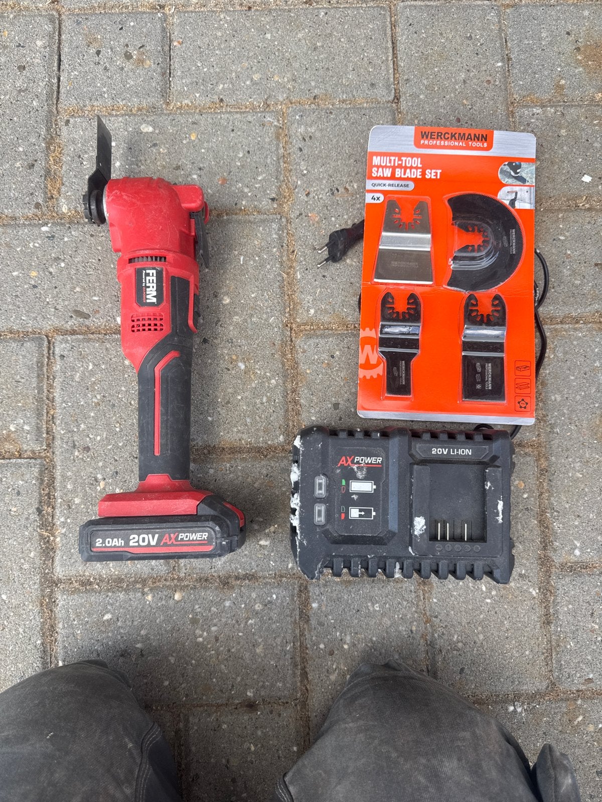 FERM 20V Multitool met zaagbladenset, lader en accu, Ophalen of Verzenden, Gebruikt, Multitool, Ferm