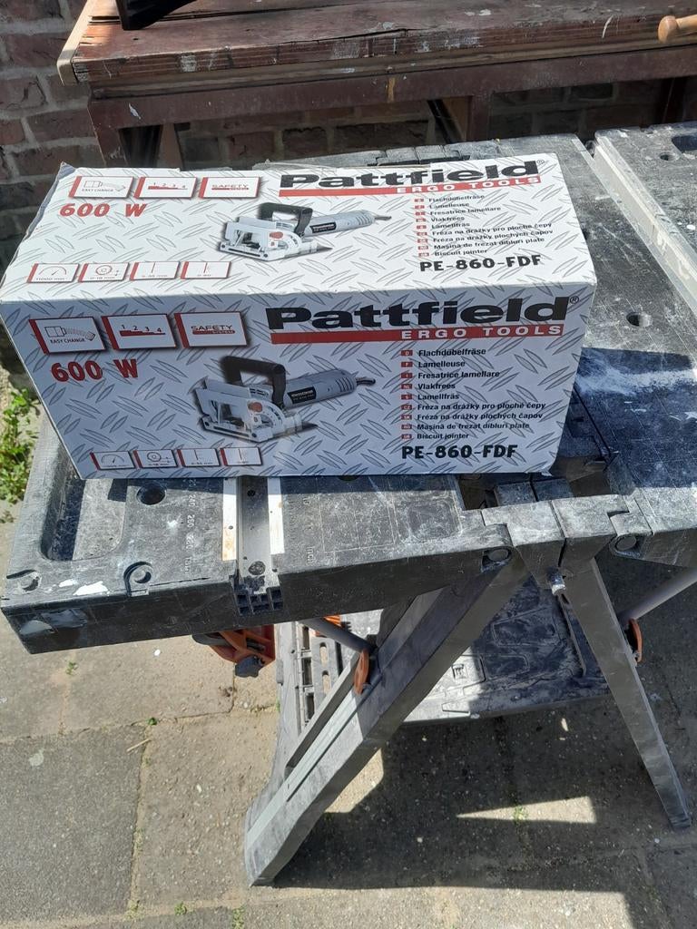 Te koop vlakfrees, Ophalen, Steen of Klei, Zwart, Nieuw