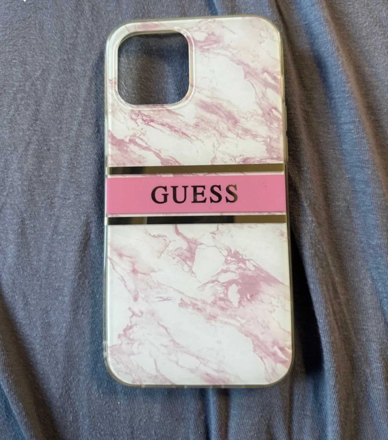 Guess hoesje voor iPhone 12 Pro Max - Marmer roze/wit, Kunststof, Hoesje of Tasje, Ophalen of Verzenden, Zo goed als nieuw