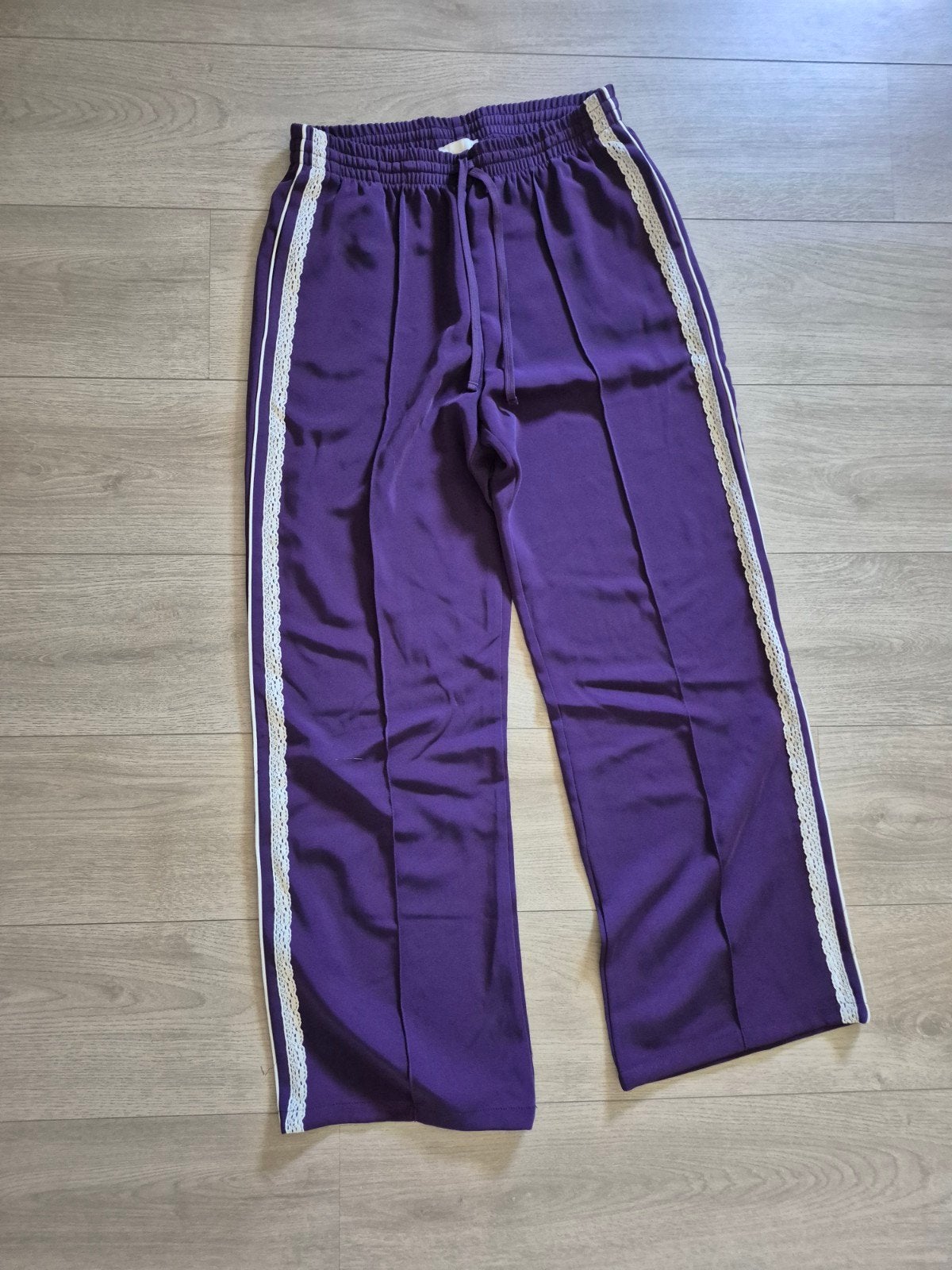 Shoeby Paarse Broek Maat M met Witte Zijstrepen, Maat 38/40 (M), Paars, Ophalen of Verzenden, Shoeby