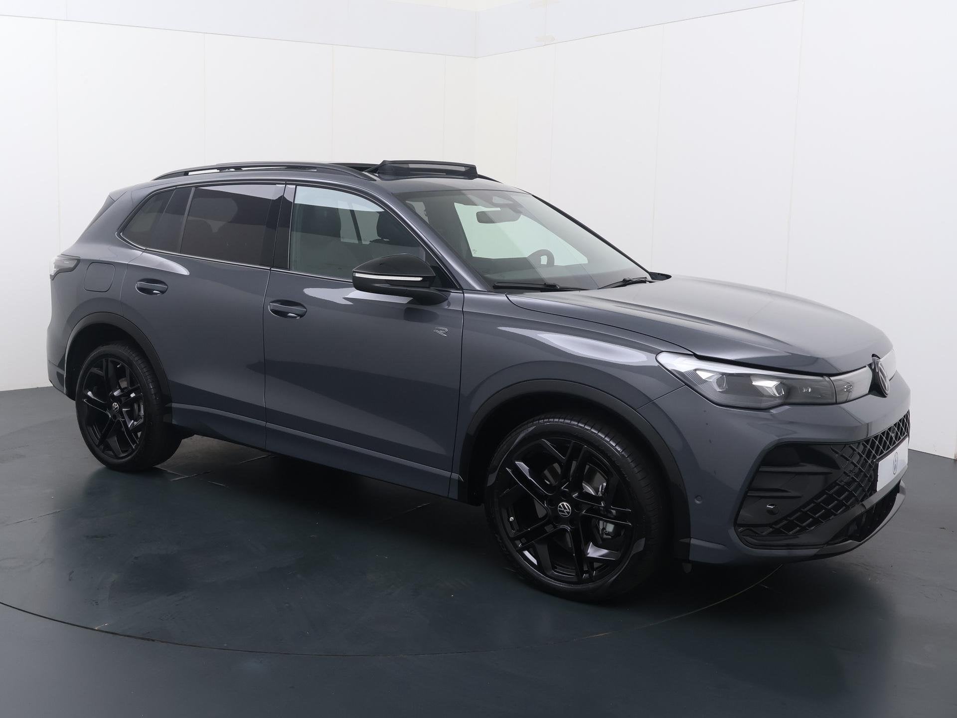 Volkswagen Tiguan 1.5 eHybrid R-Line Edition | 272 PK | SoH, 12 maanden, 4 cilinders, 150 min, Hybride Elektrisch/Benzine