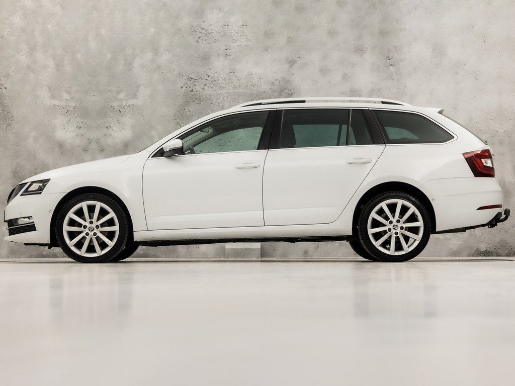 Skoda Octavia Combi 1.4 TSI Sport 150Pk Automaat (PANORAMADA, Auto's, Skoda, 12 maanden, Gebruikt, 4 cilinders, Wit