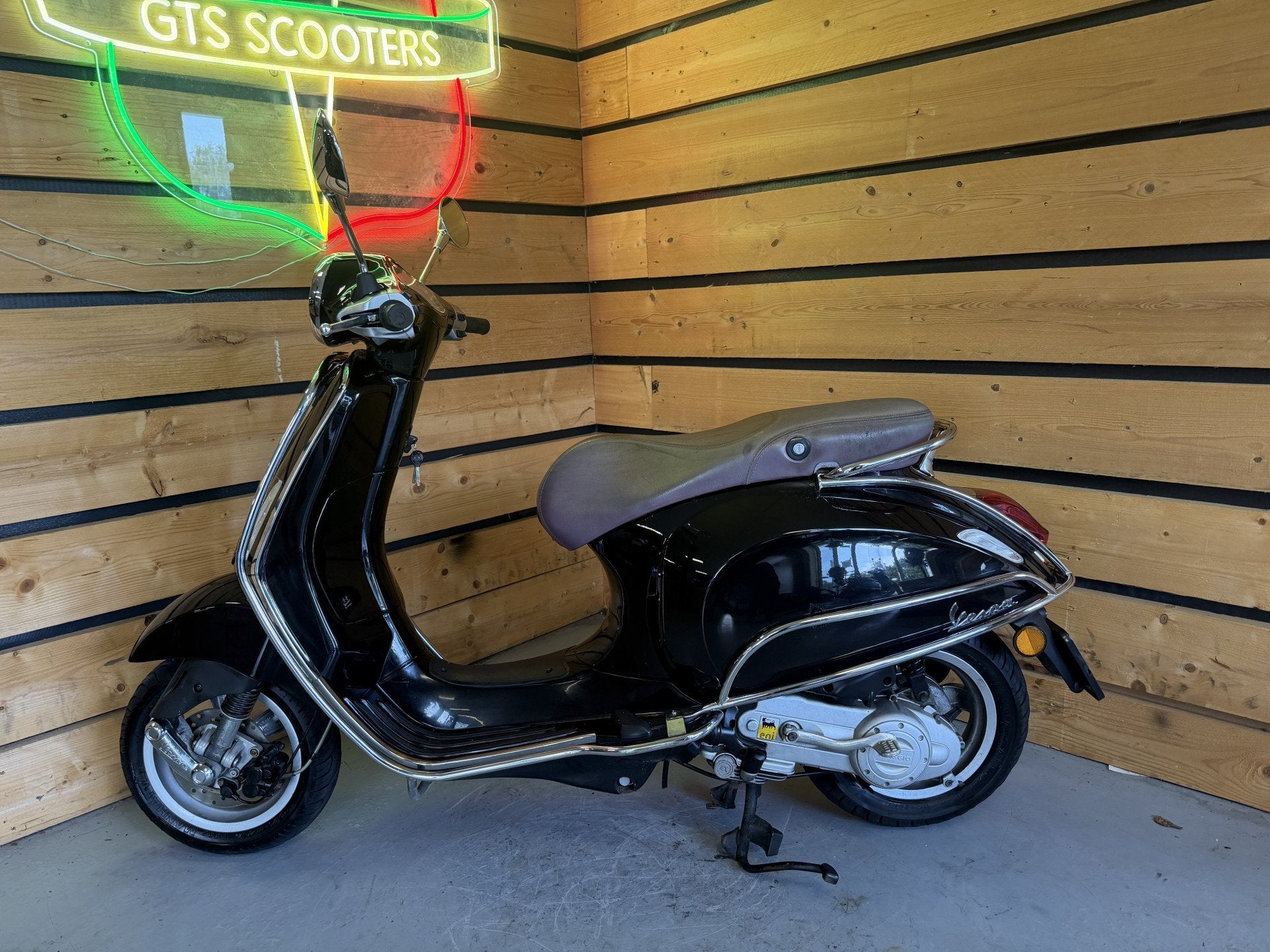 Vespa Scooter Primavera 4T Meerpijs geel kenteken 199,-, Fietsen en Brommers, Bruin Scooterservice, Gebruikt, Overige modellen