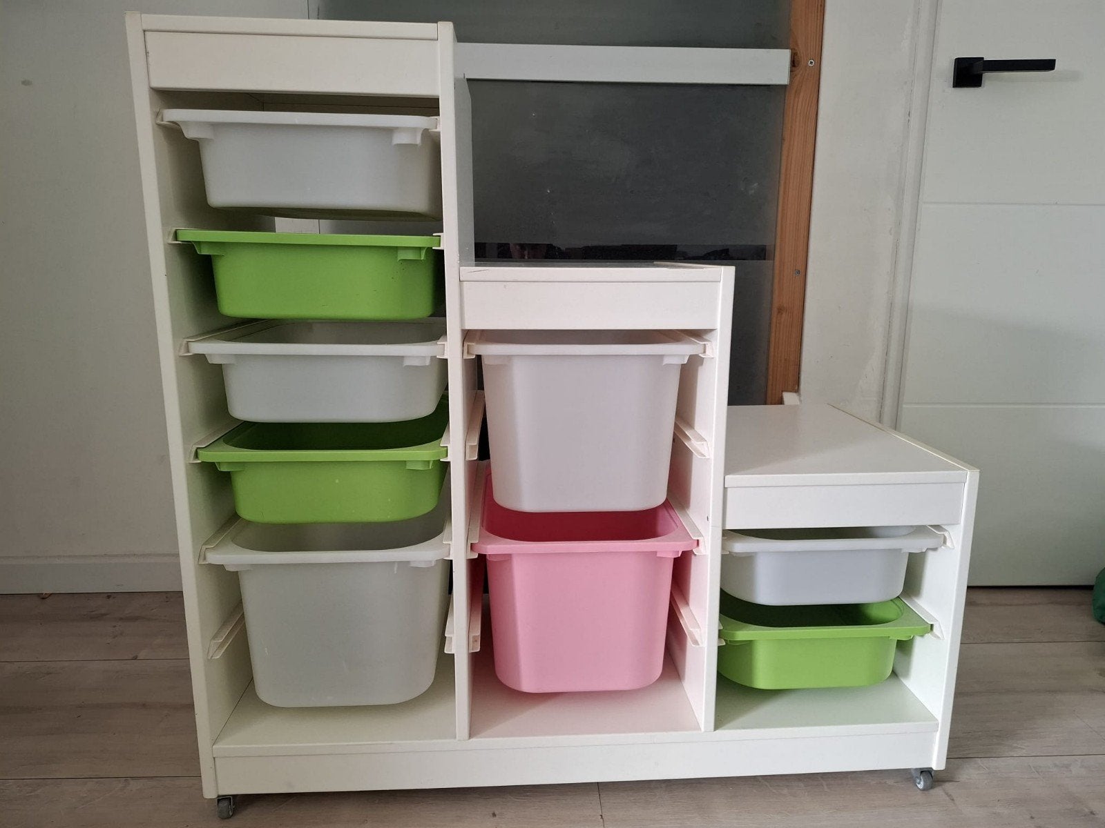2x IKEA Trofast op wielen met bakken prijs per kast, Ophalen, Gebruikt, Kast