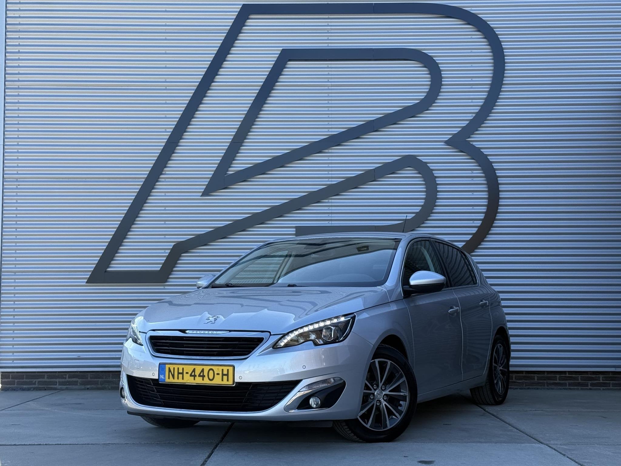 Peugeot 308 1.2 PureTech Allure 2e Eigenaar|Navi|Clima|Cruis, Auto's, Peugeot, Voorwielaandrijving, Gebruikt, Euro 6, 1199 cc