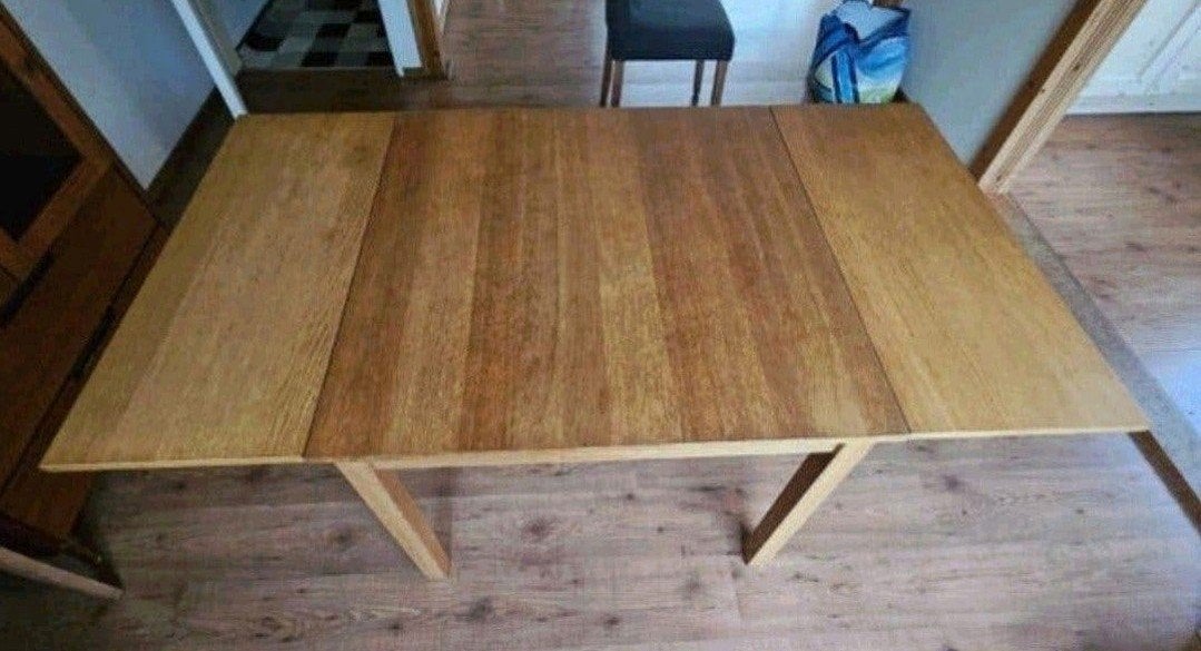 Foto 5 van Moet weg wegens verhuizing– (uitschuifbare) tafel+4 eetkamer