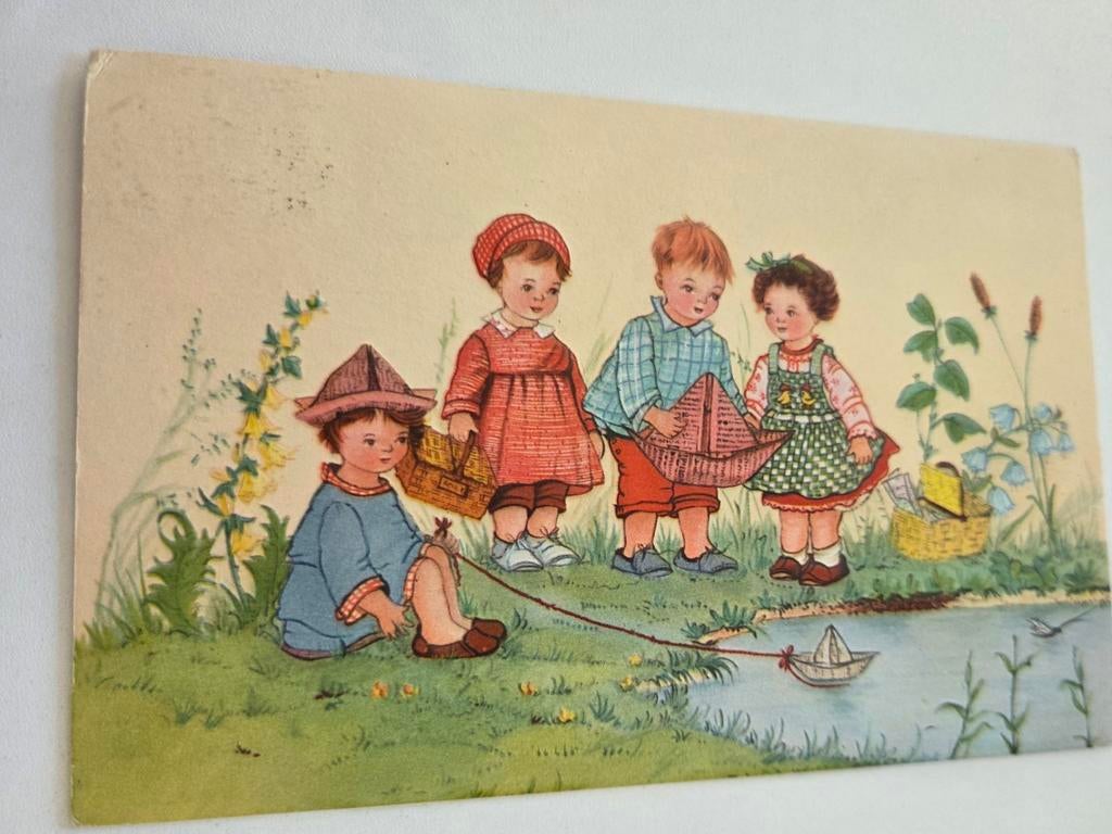 Kinderen spelen bij een vijver met een bootje, Verzenden, 1940 tot 1960, Gelopen, Kinderen