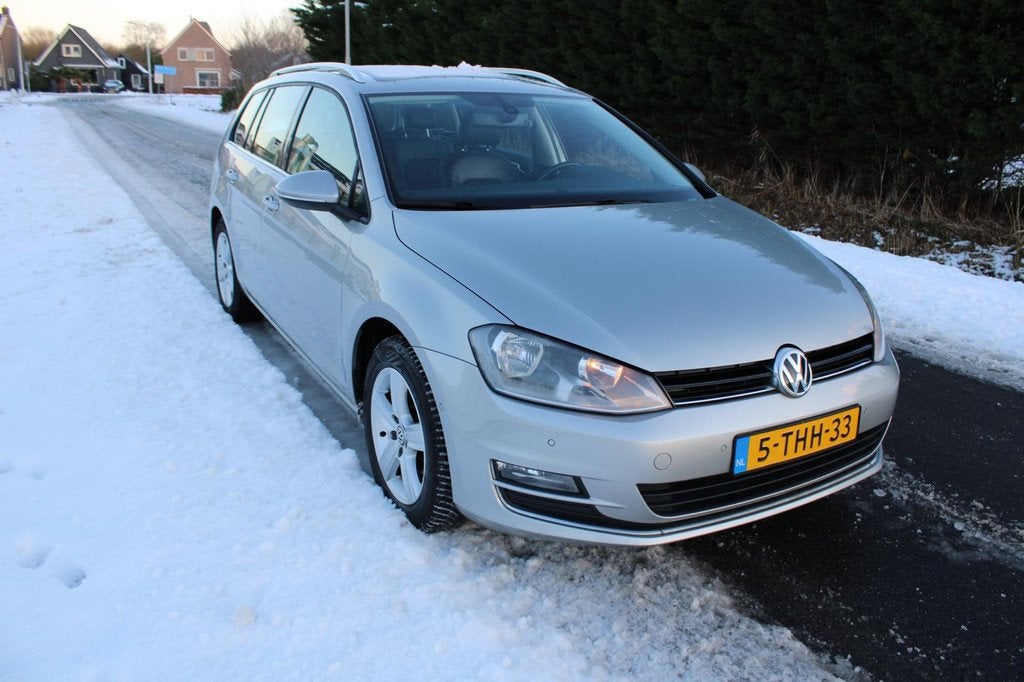 Volkswagen Golf Variant 1.2 TSI Highline Automaat, Auto's, Volkswagen, Euro 5, Gebruikt, 4 cilinders, Leder en Stof