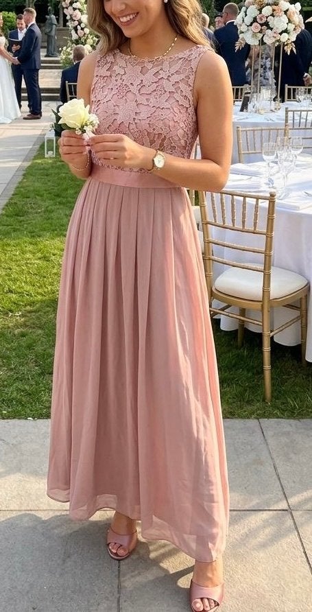 TFNC Maxi Jurk Roze Kant Chiffon Maat 34 (XS), Ophalen of Verzenden, Zo goed als nieuw, Roze, Maat 34 (XS) of kleiner