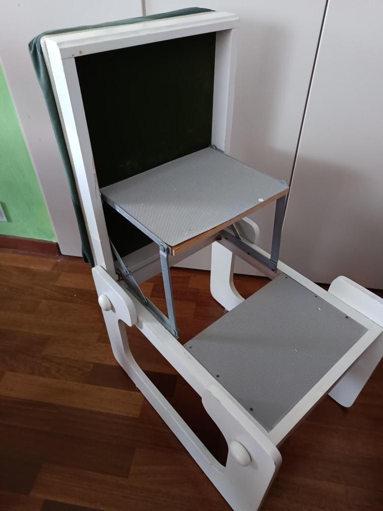 Vintage hocker / poef / voetenbankje met trap / opstap, Ophalen, Gebruikt, Hout