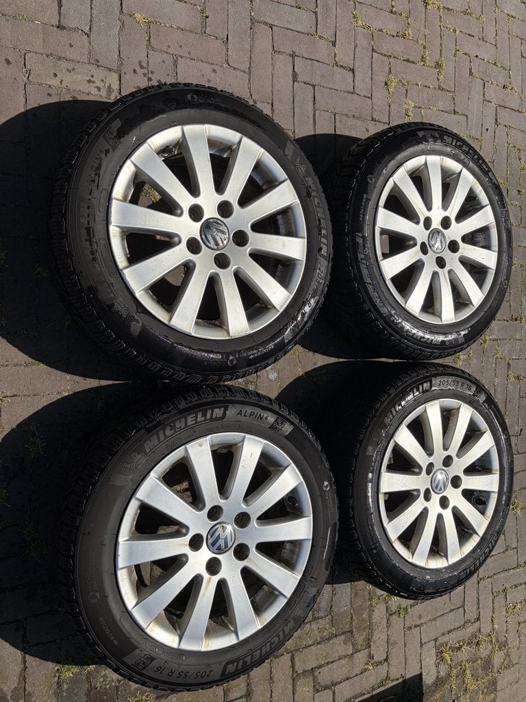 Set winterwielen orgineel VW voor passat/octavia 205/55/16, Ophalen, Gebruikt, 16 inch, Banden en Velgen
