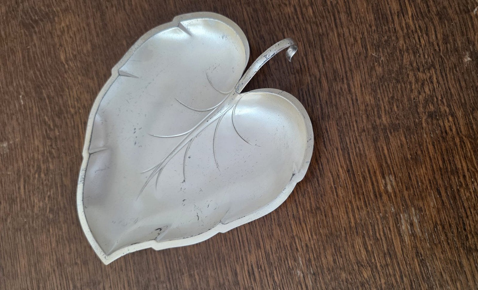 Decoratieve bladvormige schaal zilverkleur - vintage 1960, Ophalen of Verzenden