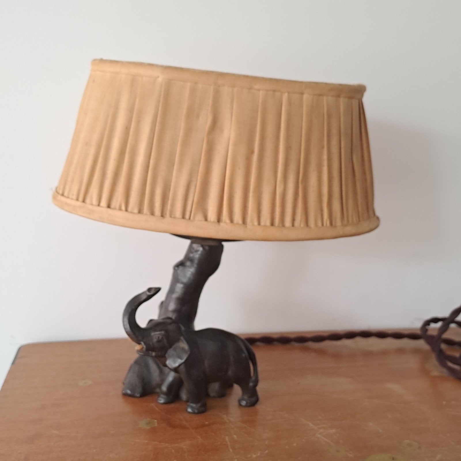 Antiek tafellamp olifant bij boom, Antiek en Kunst, Antiek | Lampen, Ophalen of Verzenden
