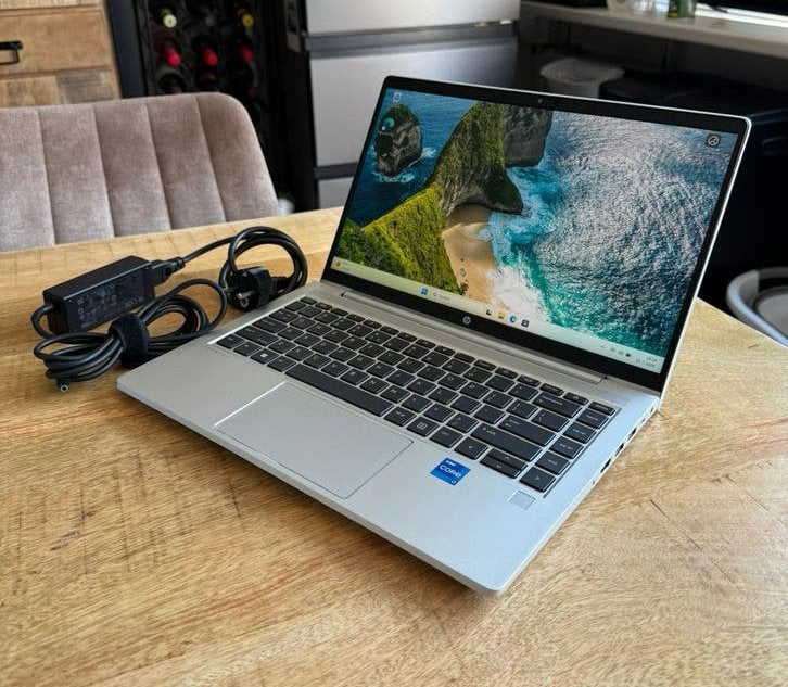 Hp ProBook 440 G8 | i7 1165G7 | 256GB SSD | W11 Pro, Met videokaart, 2 tot 3 Ghz, Qwerty, 8 GB
