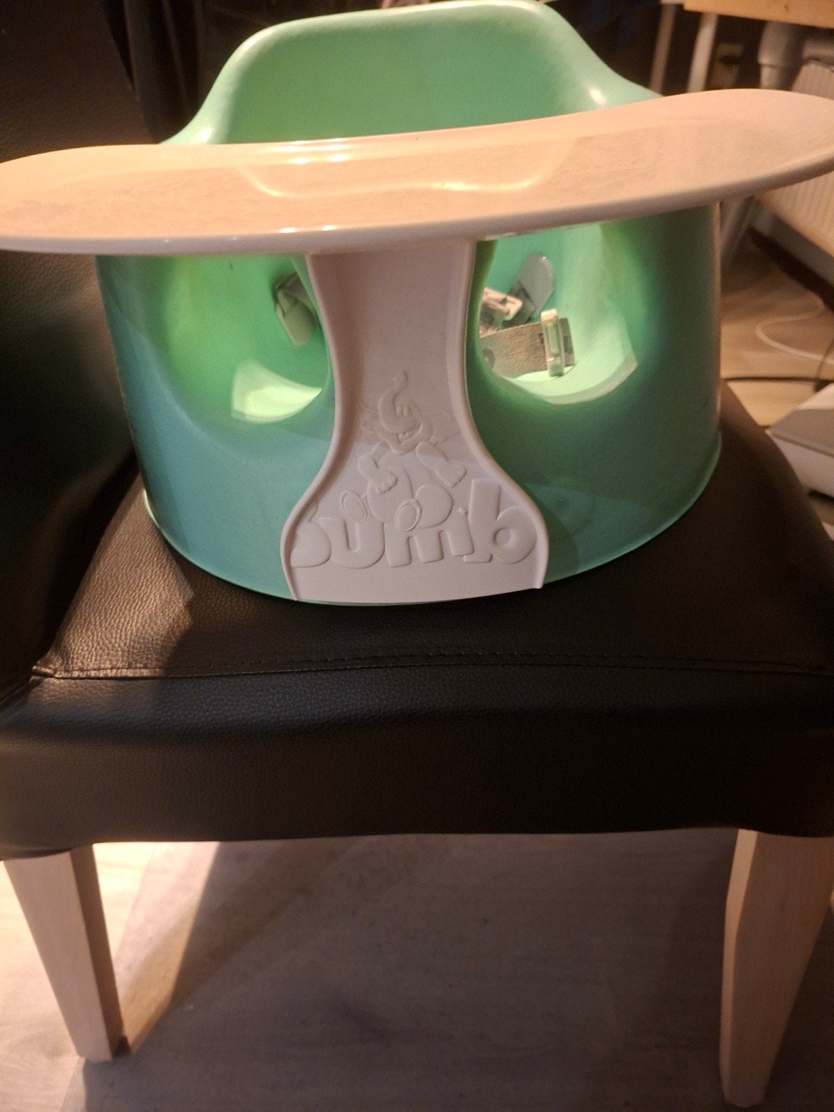Bumbo Babyzitje met speelblad - Zo goed als nieuw, Ophalen, Zo goed als nieuw, Overige typen, Afneembaar eetblad