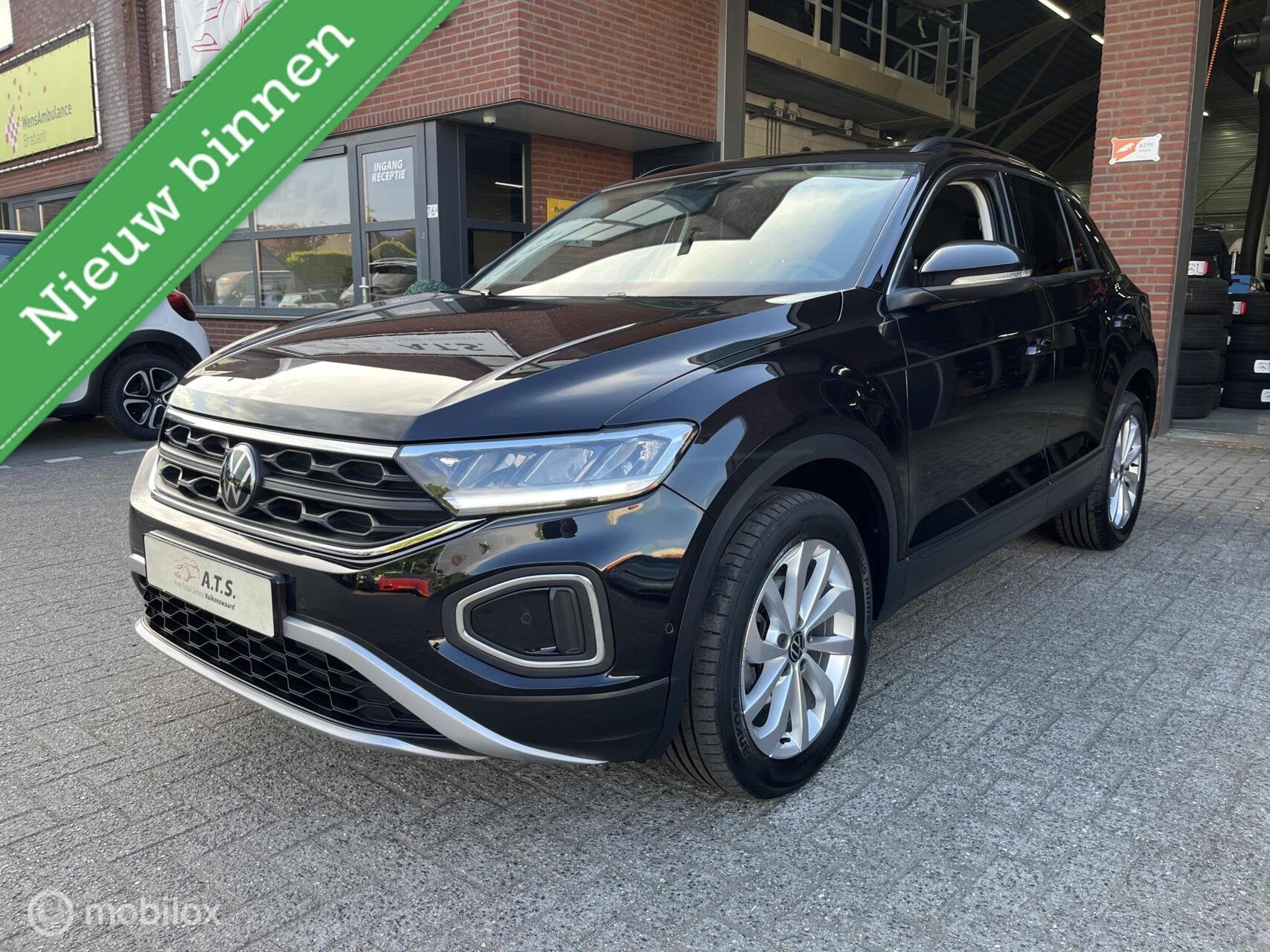 Volkswagen T-Roc 1.5 TSI Life Edition ACC*LED*PDC*CARPLAY*, Auto's, Volkswagen, 4 cilinders, 150 pk, Zwart, Bedrijf