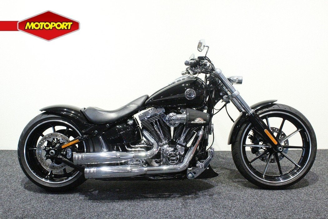 Harley-Davidson FXSB BREAK-OUT (bj 2015), Chopper, Harley-Davidson Benelux B.V., Laan van Vredenoord 33
2289 DA  Rijswijk, H-DCUSTOMERSERVICE@Harley-Davidson.com