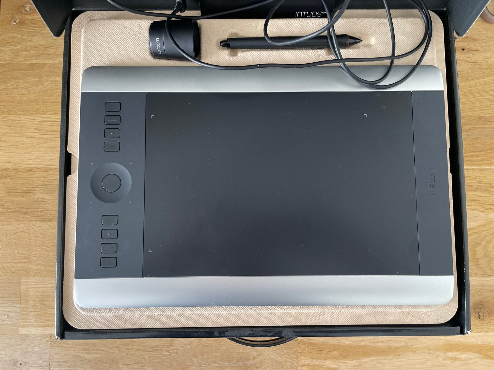 Wacom PTH 651 teken tablet, Ophalen of Verzenden, Gebruikt, Bedraad