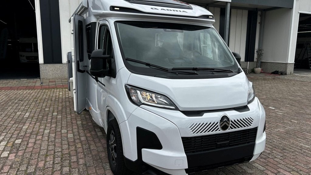Adria Compact Select DL, Truma 4D dieselkachel, Caravans en Kamperen, Automaat, Verwarmde buitenspiegels, 6 tot 7 meter, Bedrijf