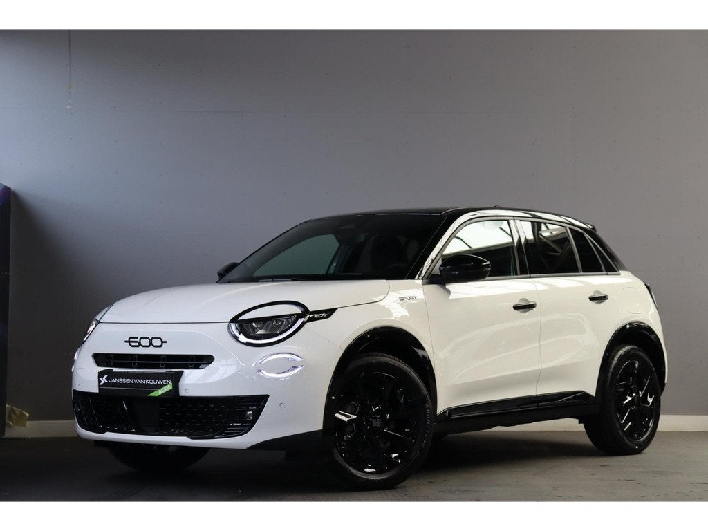Fiat 600 1.2 Hybrid Sport 145PK / 2+6 Jaar Garantie / Voorra, Auto's, Fiat, Bedrijf, Te koop, ABS, Adaptive Cruise Control, Airbags