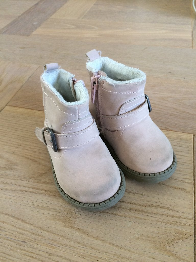 Schattige gevoerde lichtroze laarsjes bergschoentjes 18/19, Kinderen en Baby's, Kinderkleding | Schoenen en Sokken, Gebruikt, Meisje