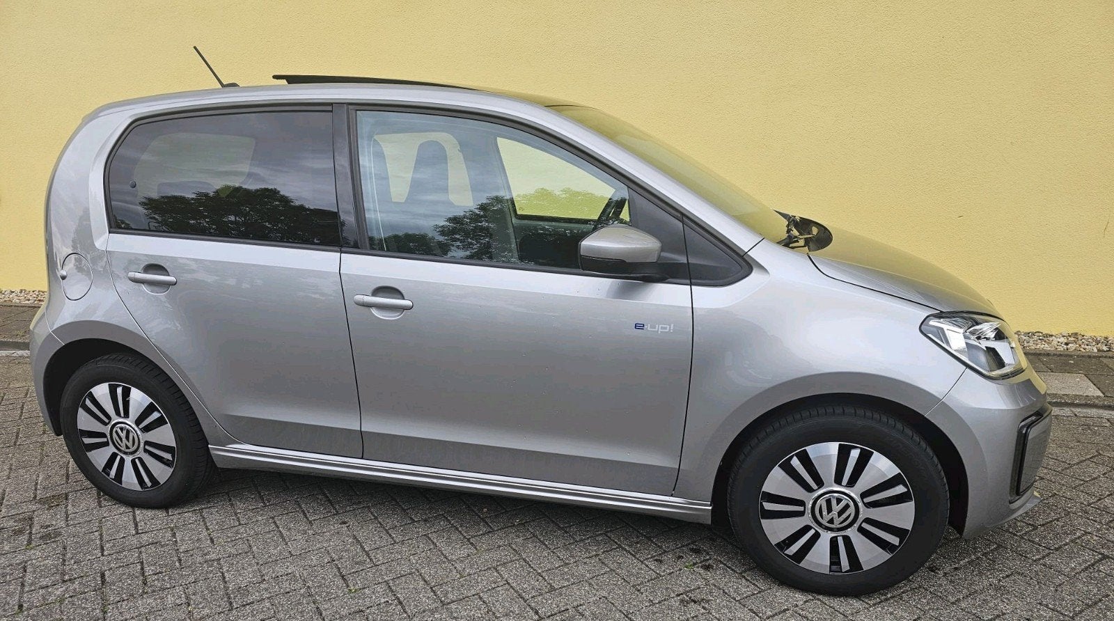 Volkswagen up! Elektromotor 82pk 5D 2018 Grijs, Auto's, Volkswagen, Stof, 37 €/maand, Up!, 4 stoelen