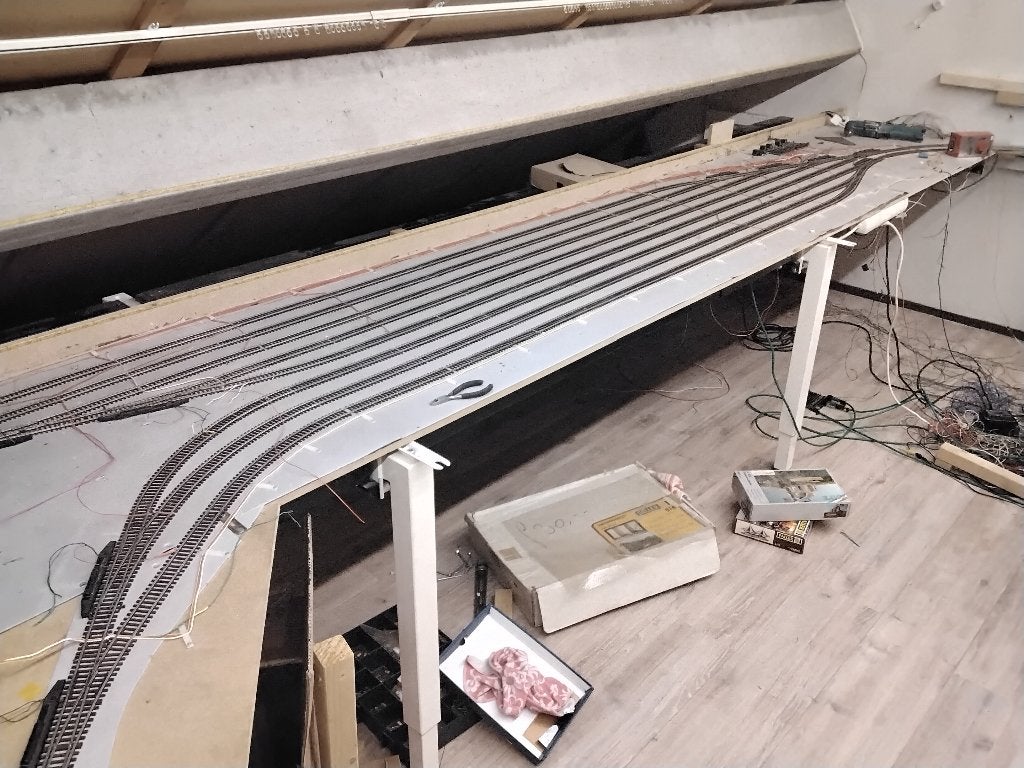 Kompleet opstel spoor met 10 electise wissels, Hobby en Vrije tijd, Modeltreinen | N-Spoor, Gebruikt, Gelijkstroom, Trix, Rails