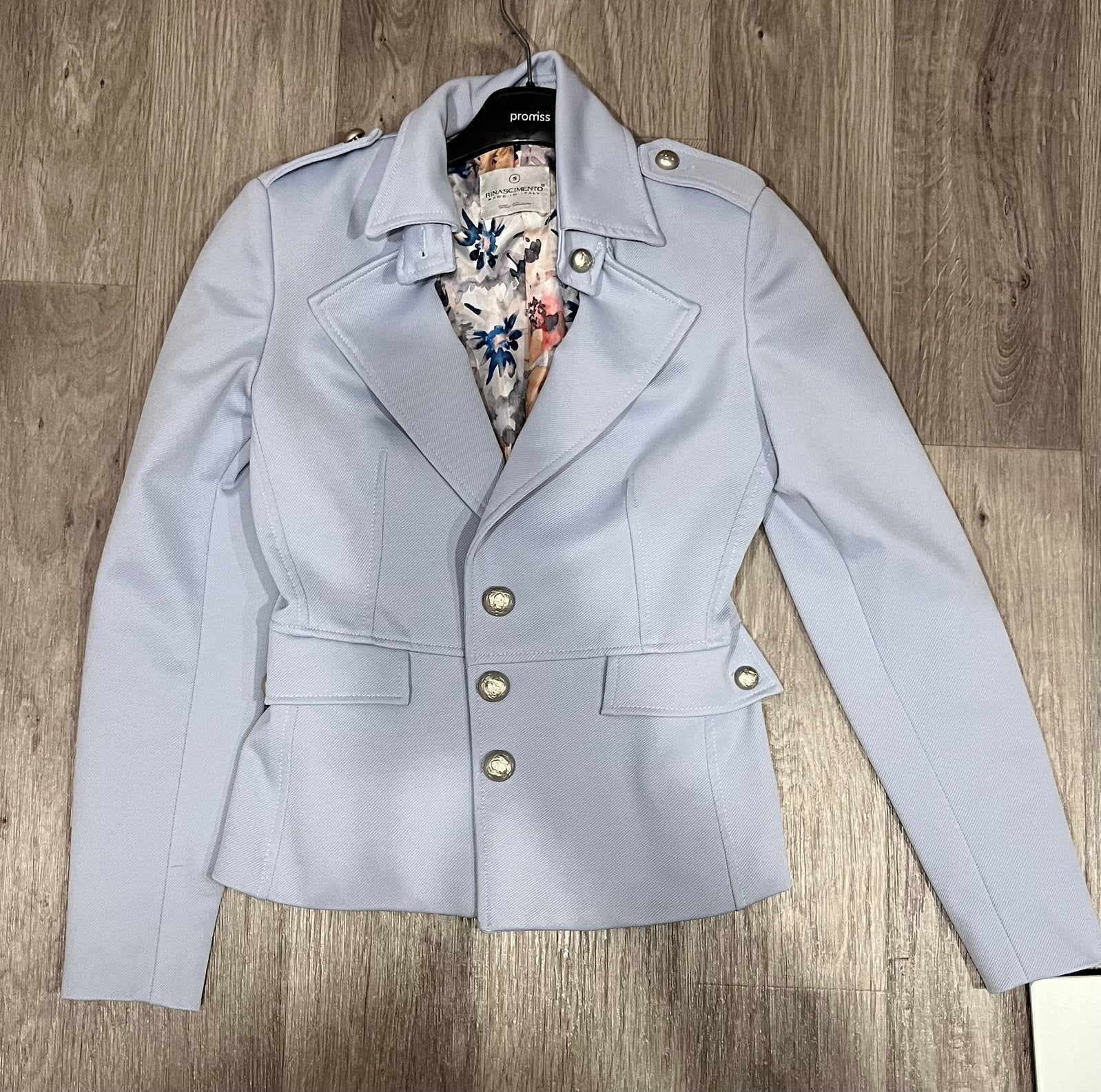 Baby blauwe blazer Rinascimento, Kleding | Dames, Ophalen of Verzenden, Zo goed als nieuw, Maat 36 (S), Blauw