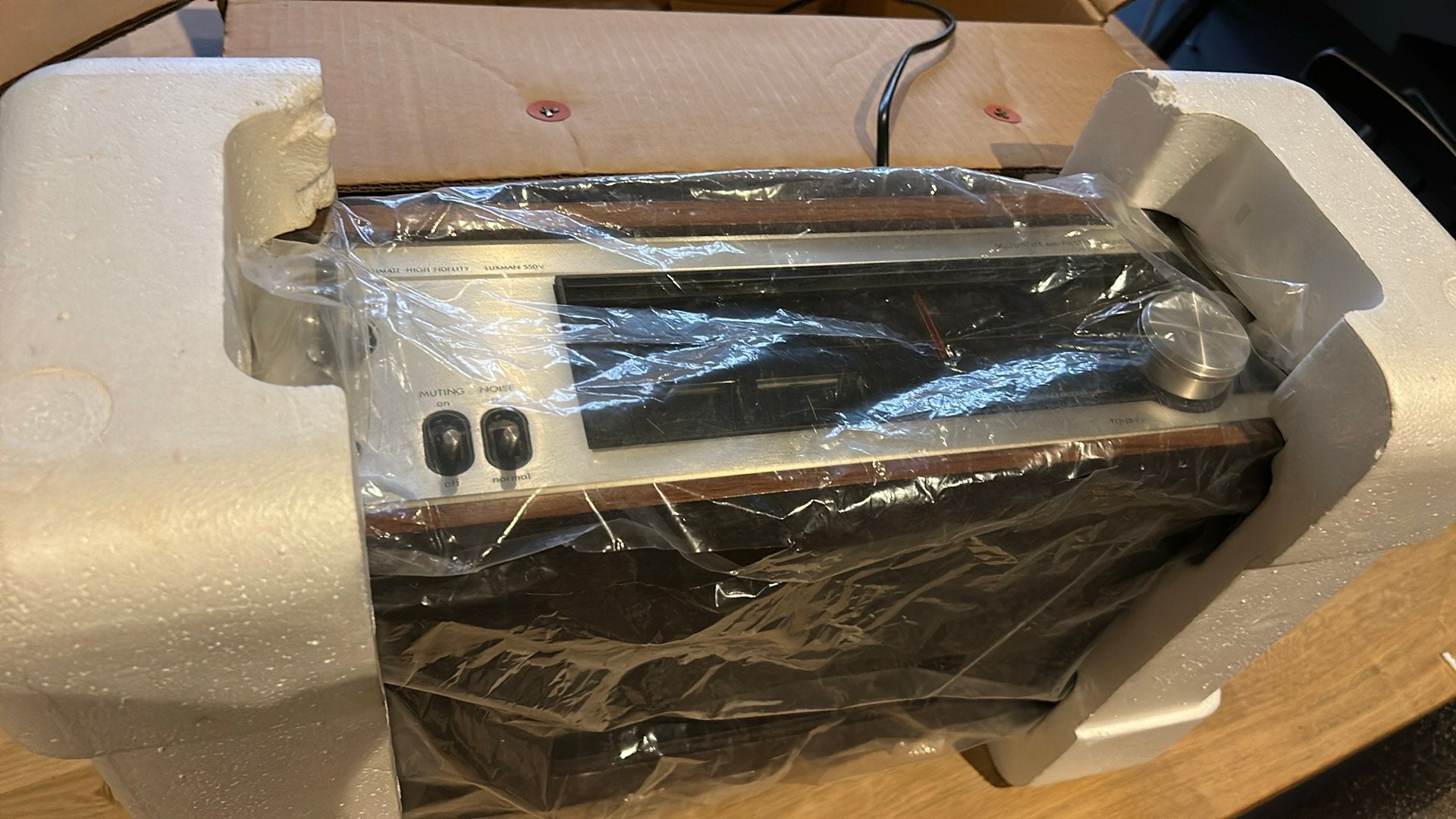 Luxman t-550v Solid State AM/FM Stereo Tuner - uniek nieuw, Audio, Tv en Foto, Ophalen, Nieuw, Analoog