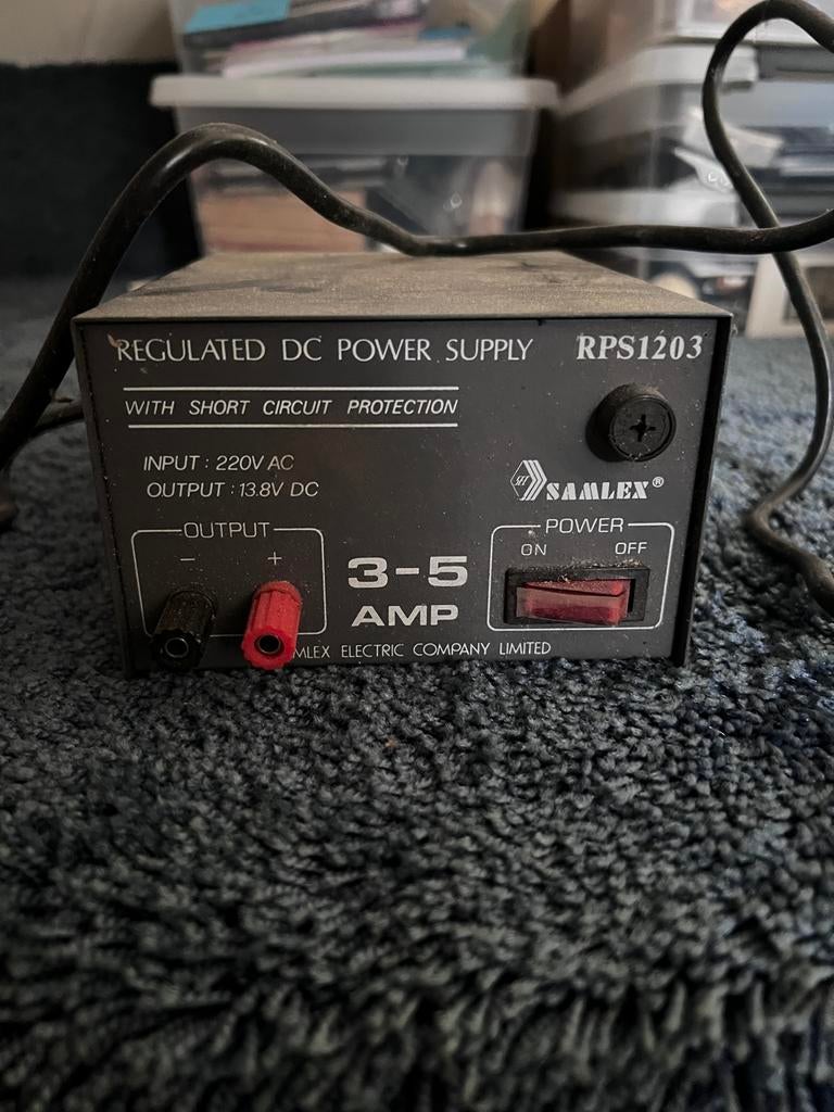 Samlex RPS1203 Gereguleerde DC Voeding, Ophalen, Gebruikt