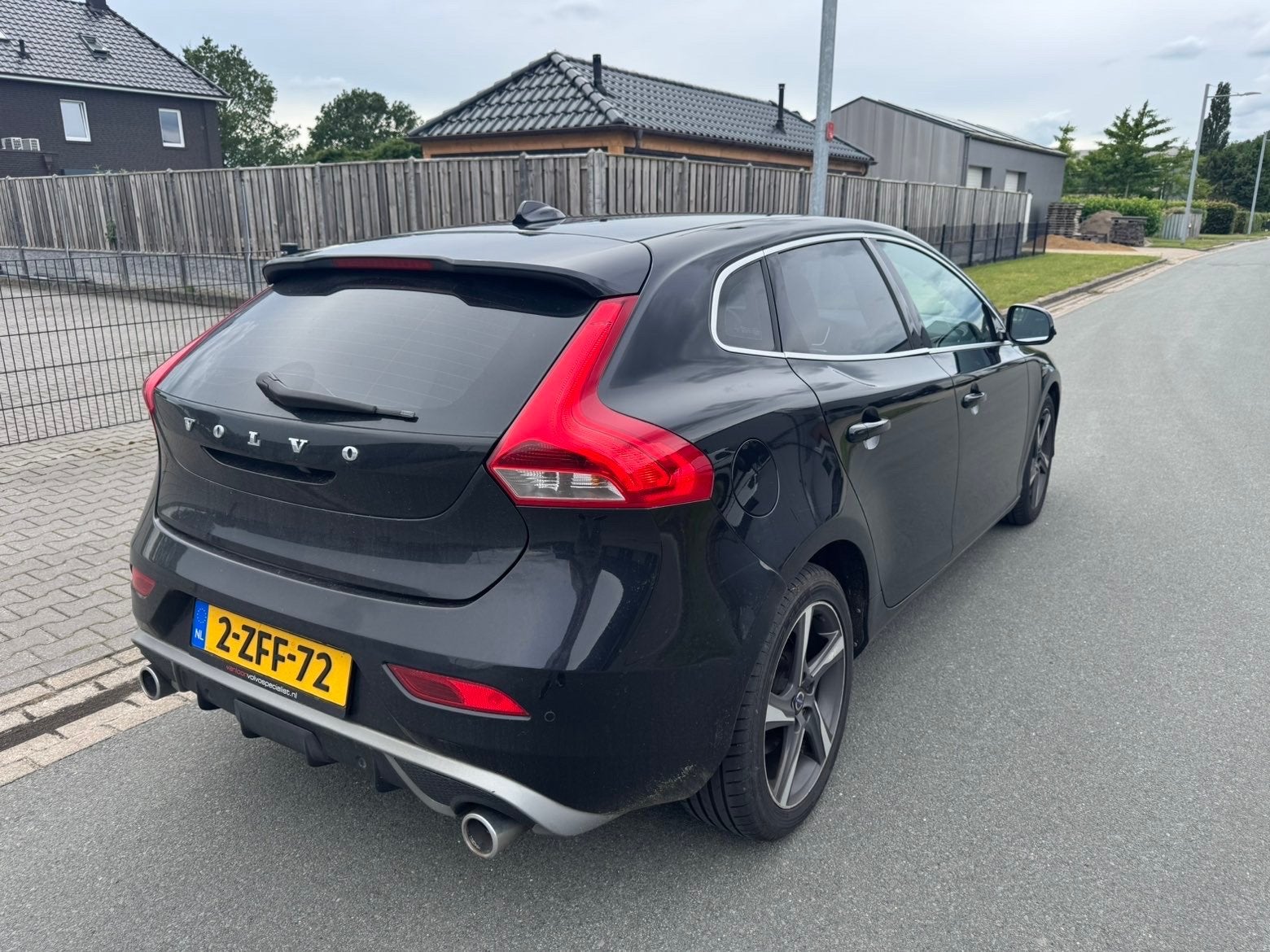 Volvo V40 2.0 D4 190PK 2014 Zwart, Voorwielaandrijving, Zwart, Particulier, 30 km/l