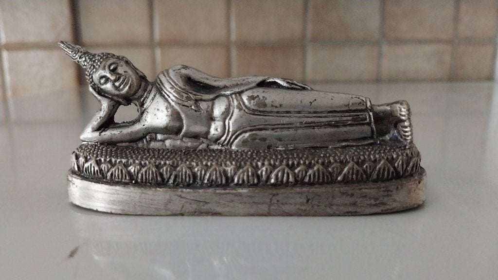Liggende Boeddha,Thaise Buddha Verzilverd-brons,Thailand,,,, Huis en Inrichting, Woonaccessoires | Boeddhabeelden, Ophalen of Verzenden