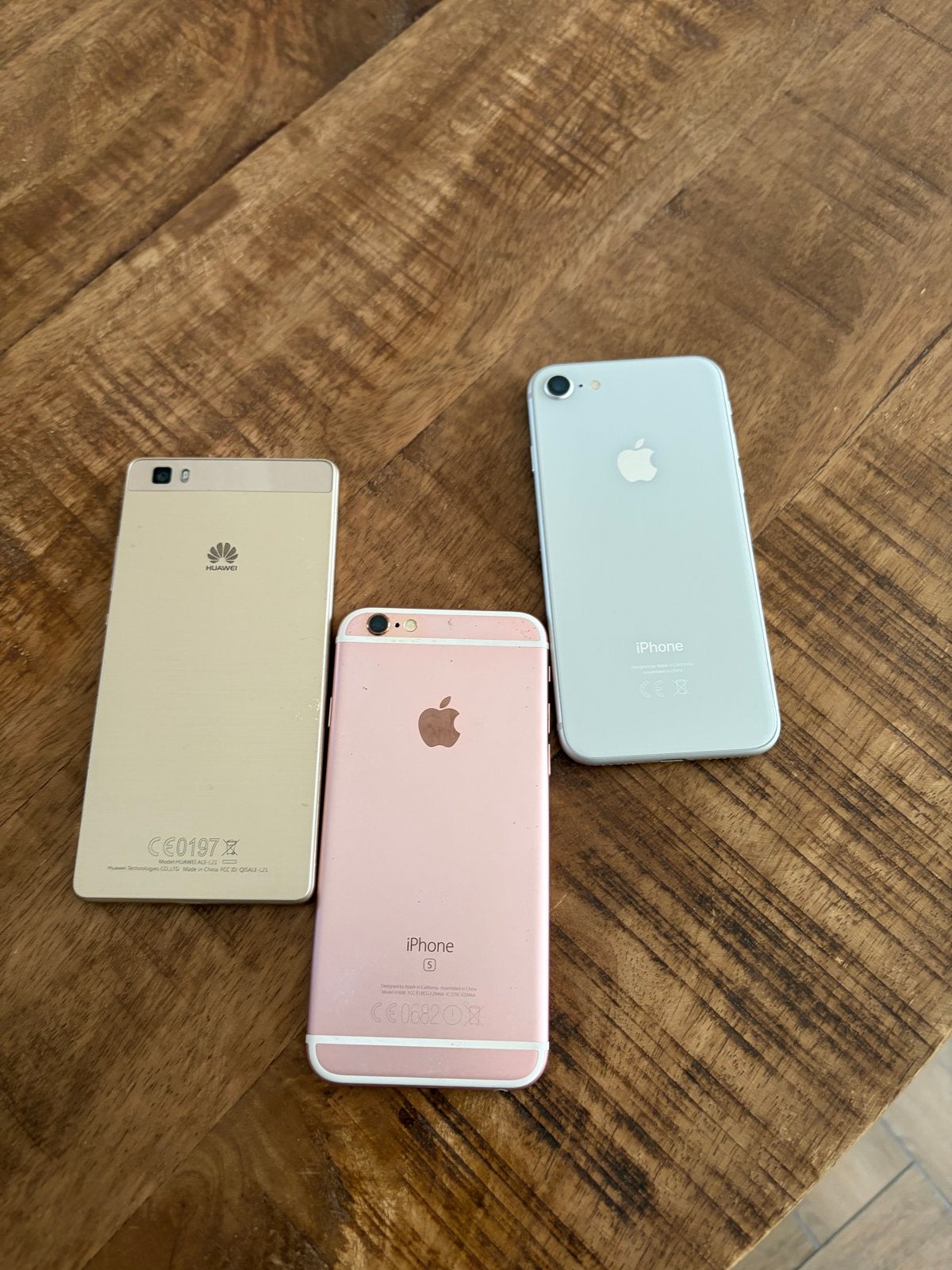 Partij van 3 smartphones: Huawei P9 Lite en 2x iPhone, Gebruikt, Wit, Ophalen of Verzenden, 64 GB