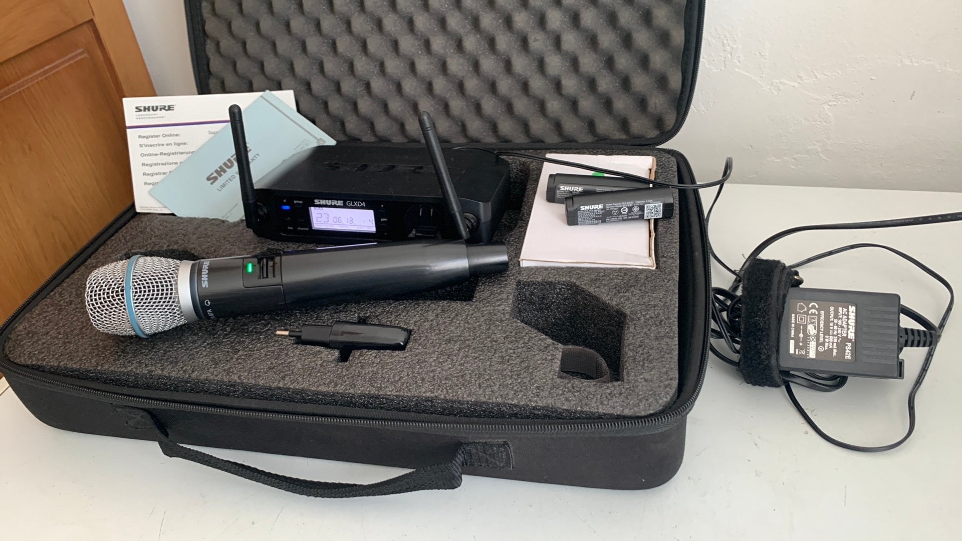 Shure draadloos microfoon, Ophalen of Verzenden, Zo goed als nieuw, Zangmicrofoon, Draadloos