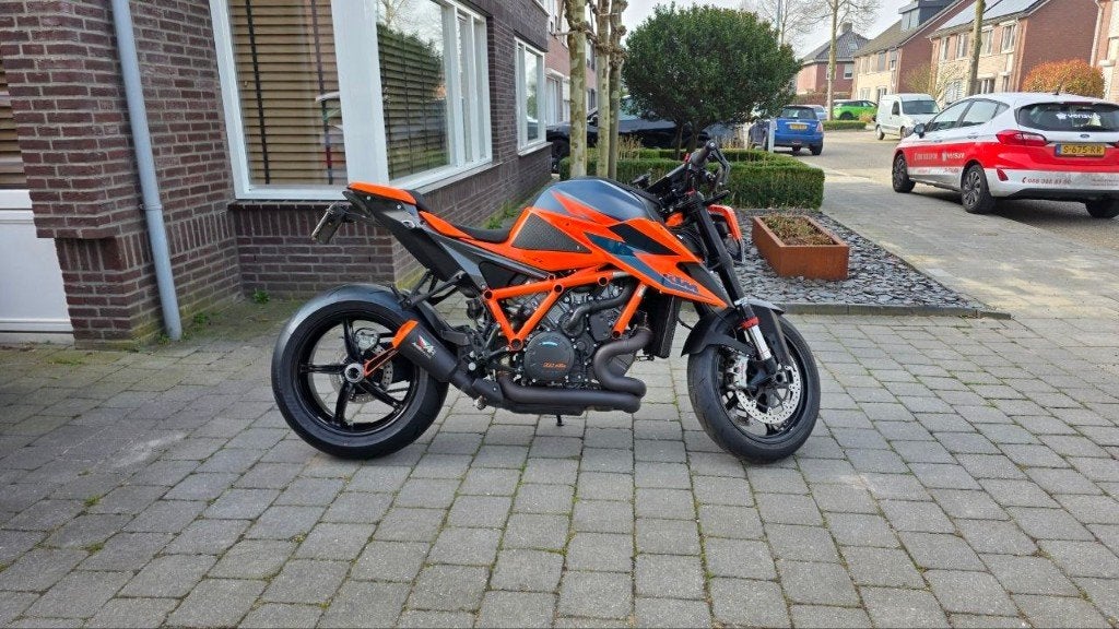 2021 KTM 1290 Super Duke R+Austin Racing+Power Parts 20089KM, Motoren, 2 cilinders, Occasion, Motorrijbewijs A, Particulier