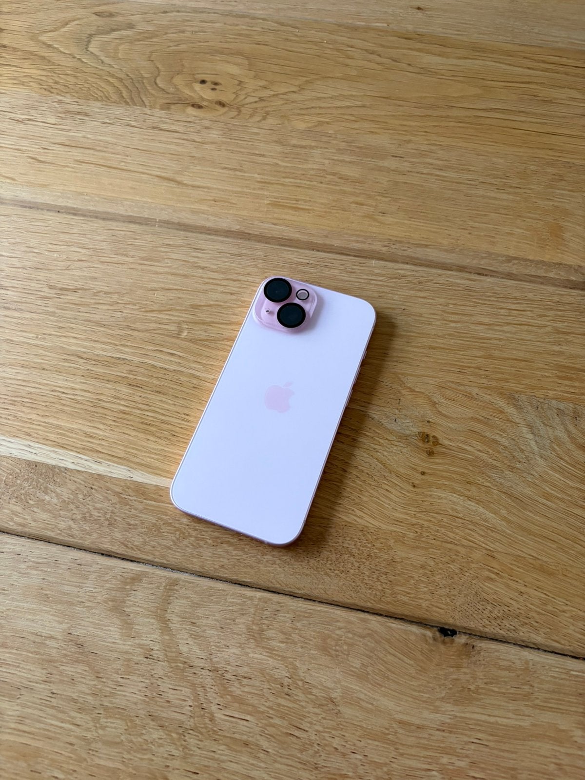 Foto 3 van Roze iphone 15 (lees beschrijving)