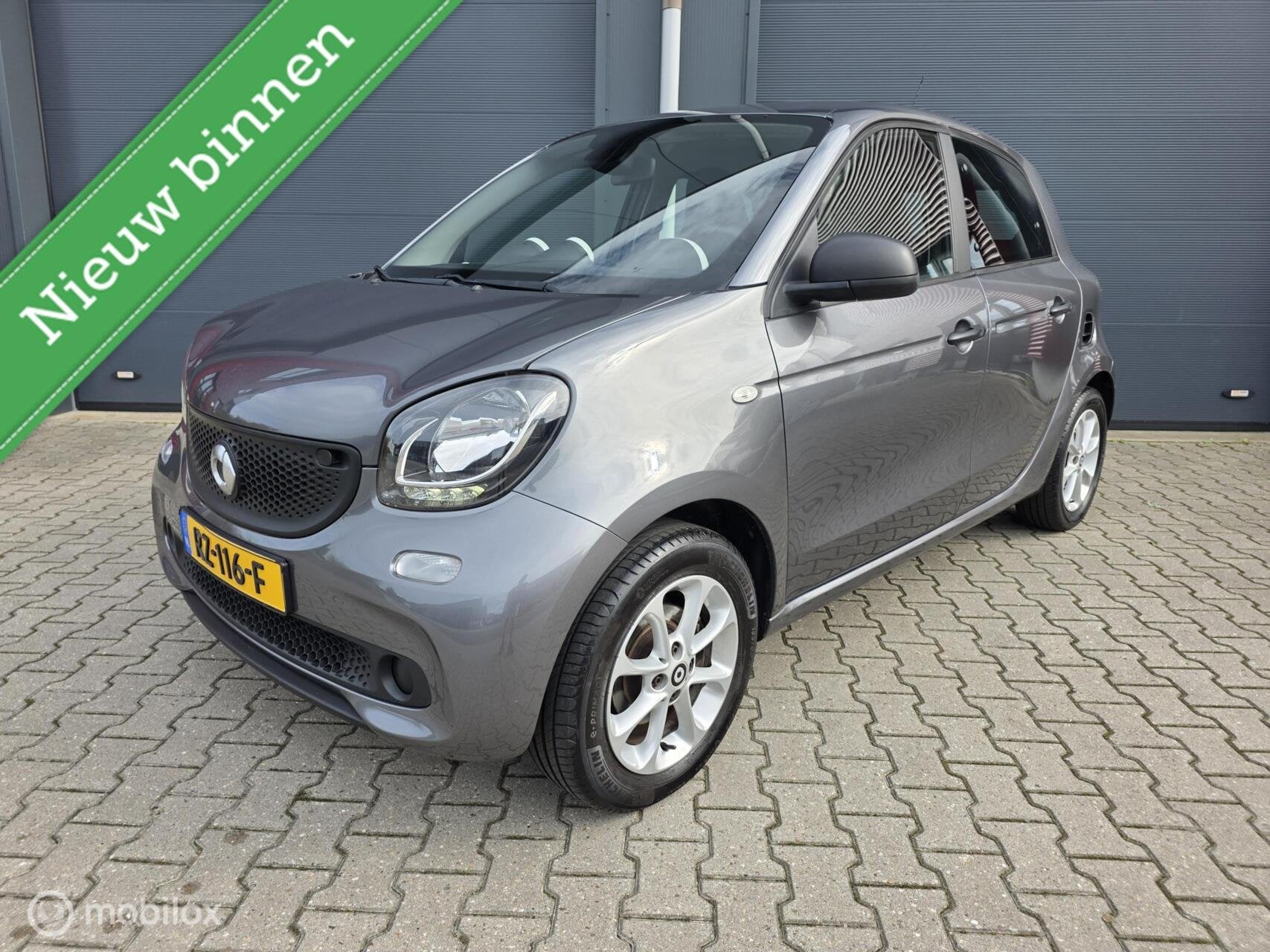 Smart forfour 1.0 /Cruise Control /Autom. Airco /Nwe. APK, Auto's, Achterwielaandrijving, Gebruikt, 4 stoelen, Origineel Nederlands