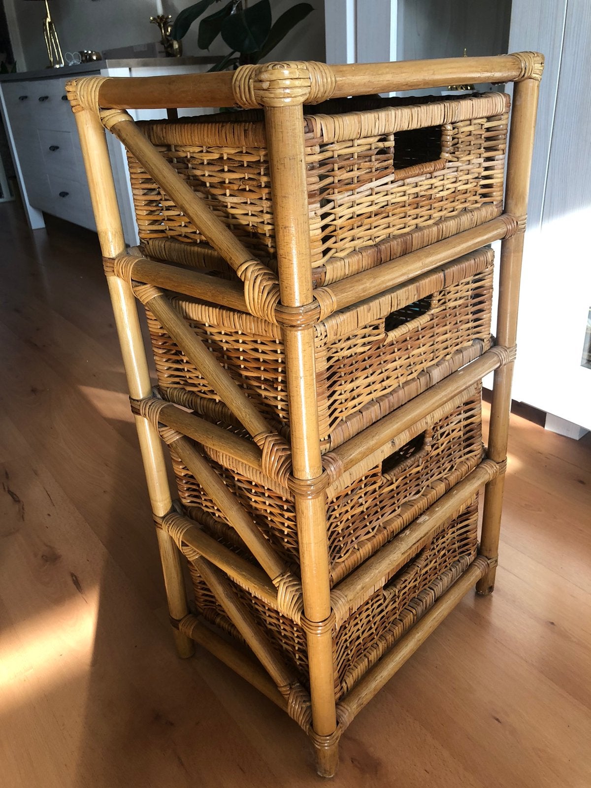 Rieten ladekast   4 laden, Huis en Inrichting, Kasten | Ladekasten, Ophalen, 50 tot 100 cm, Zo goed als nieuw, 3 of 4 laden