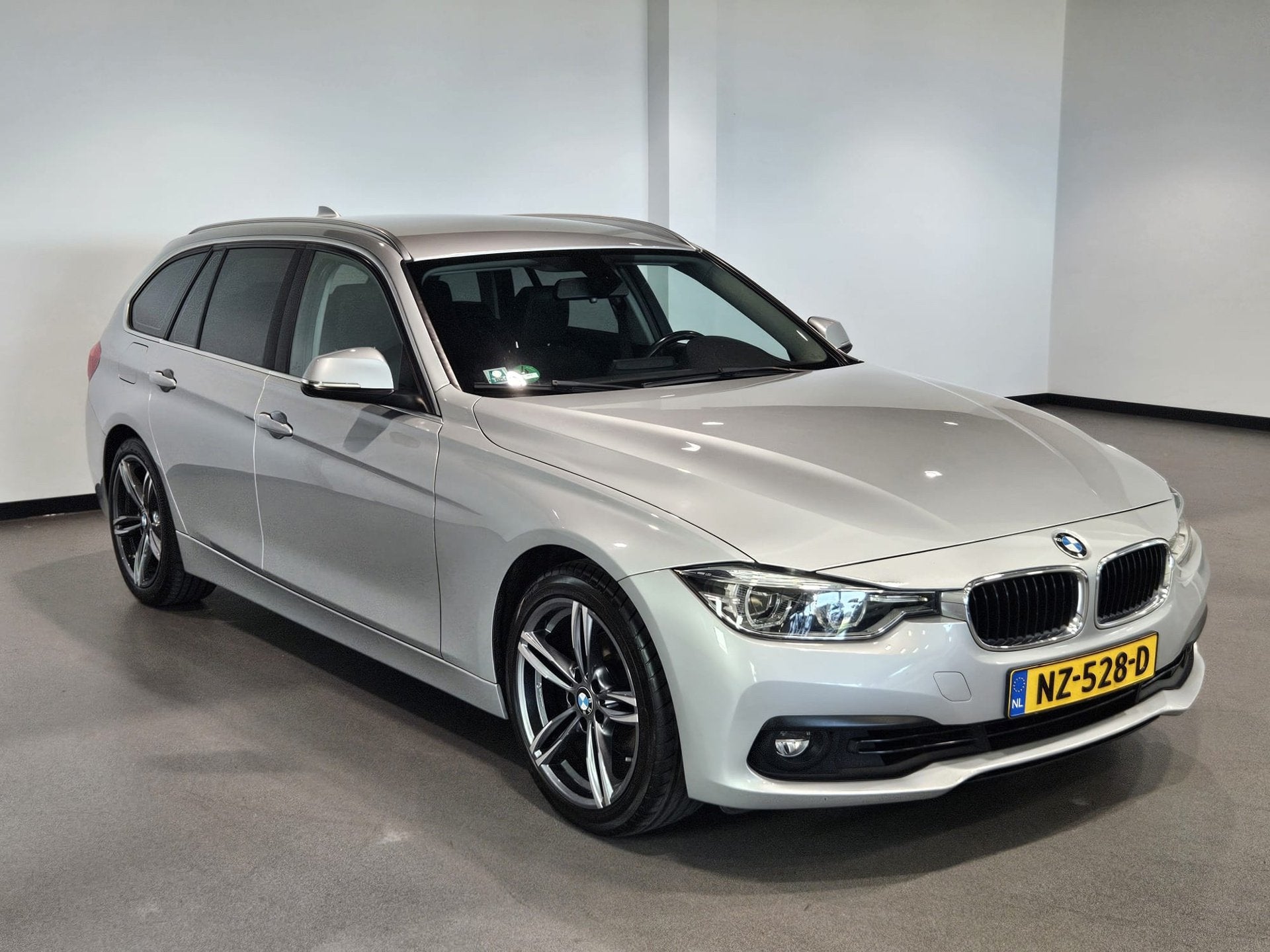 BMW 3-serie Touring 320i Executive | Navi | LED | 171d.km, Auto's, Automaat, 4 cilinders, Origineel Nederlands, 184 pk