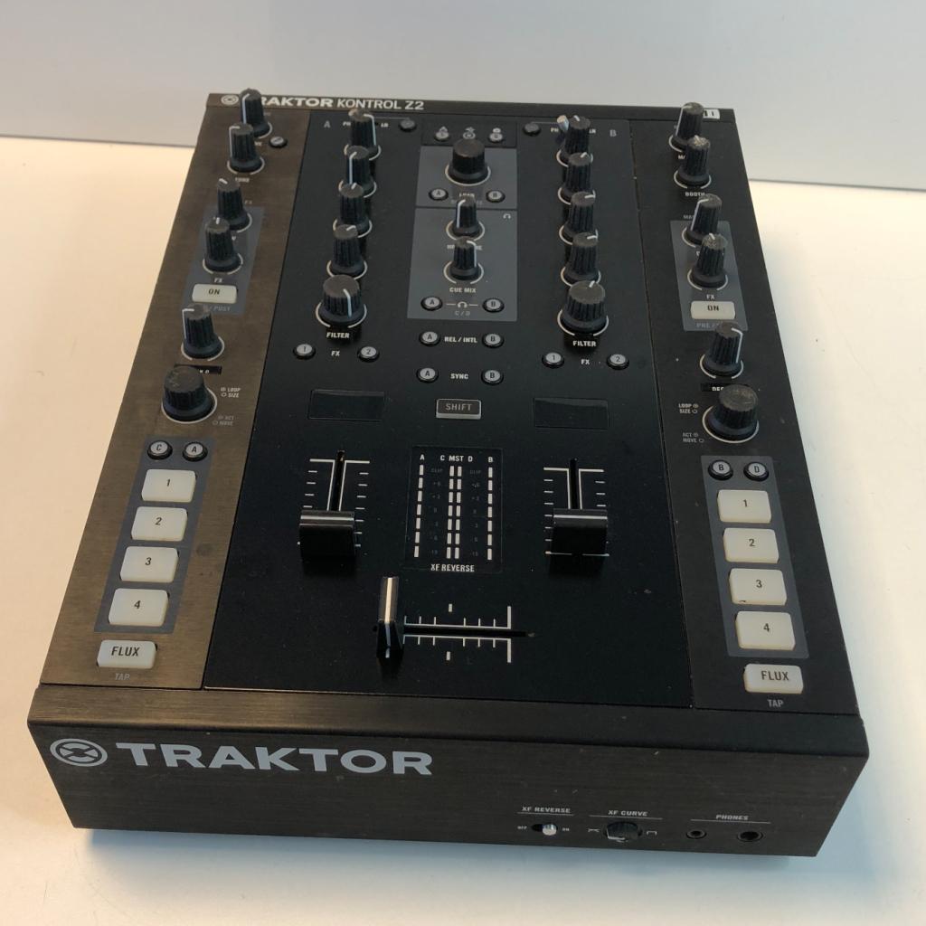 Traktor Kontrol Z2 DJ Mixer | Nette Staat, Muziek en Instrumenten, Dj-sets en Draaitafels, Zo goed als nieuw