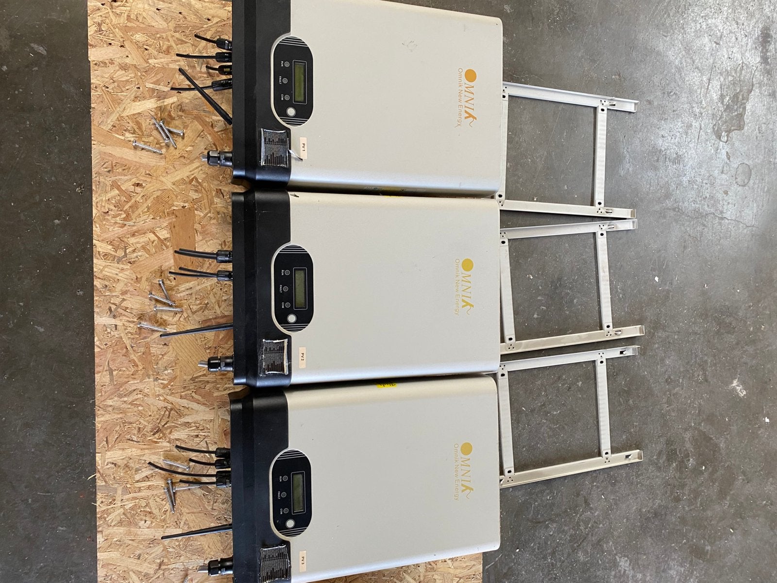Omvormers zonnepanelen 3 stuks, Ophalen, Zo goed als nieuw
