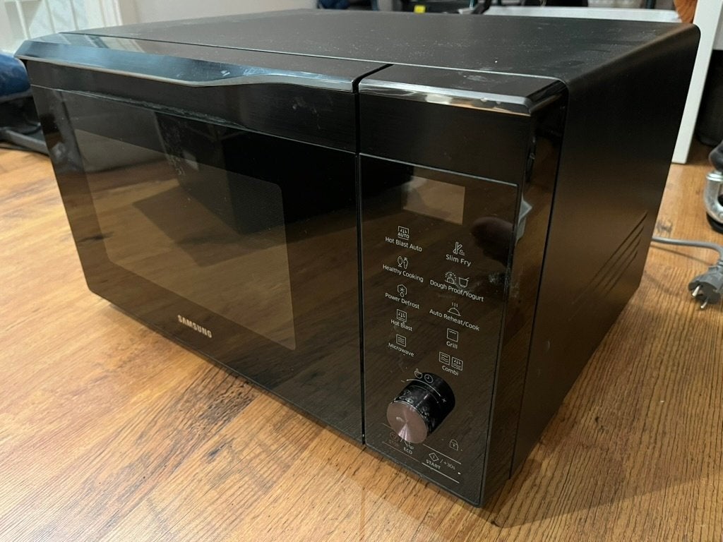 Samsung MC32K7055CK combimagnetron – goede staat, Ophalen, Combimagnetron, Gebruikt, Draaiplateau