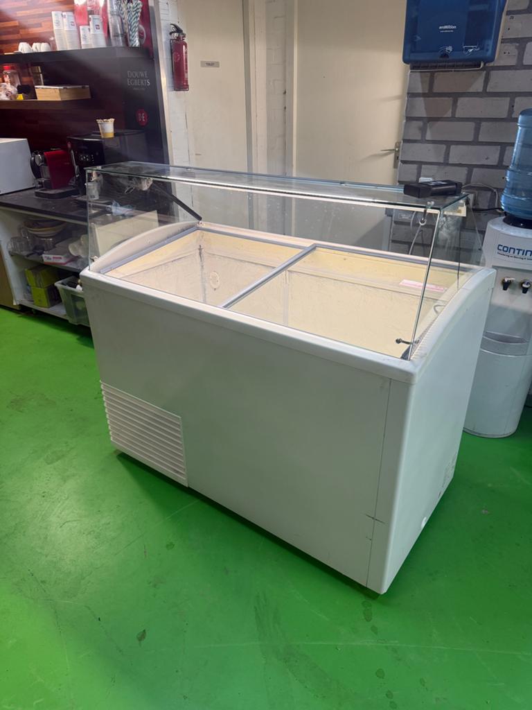 Ijsvitrine horeca ijssalon schepijsvitrine, Ophalen, Gebruikt, 60 tot 90 cm, 160 cm of meer