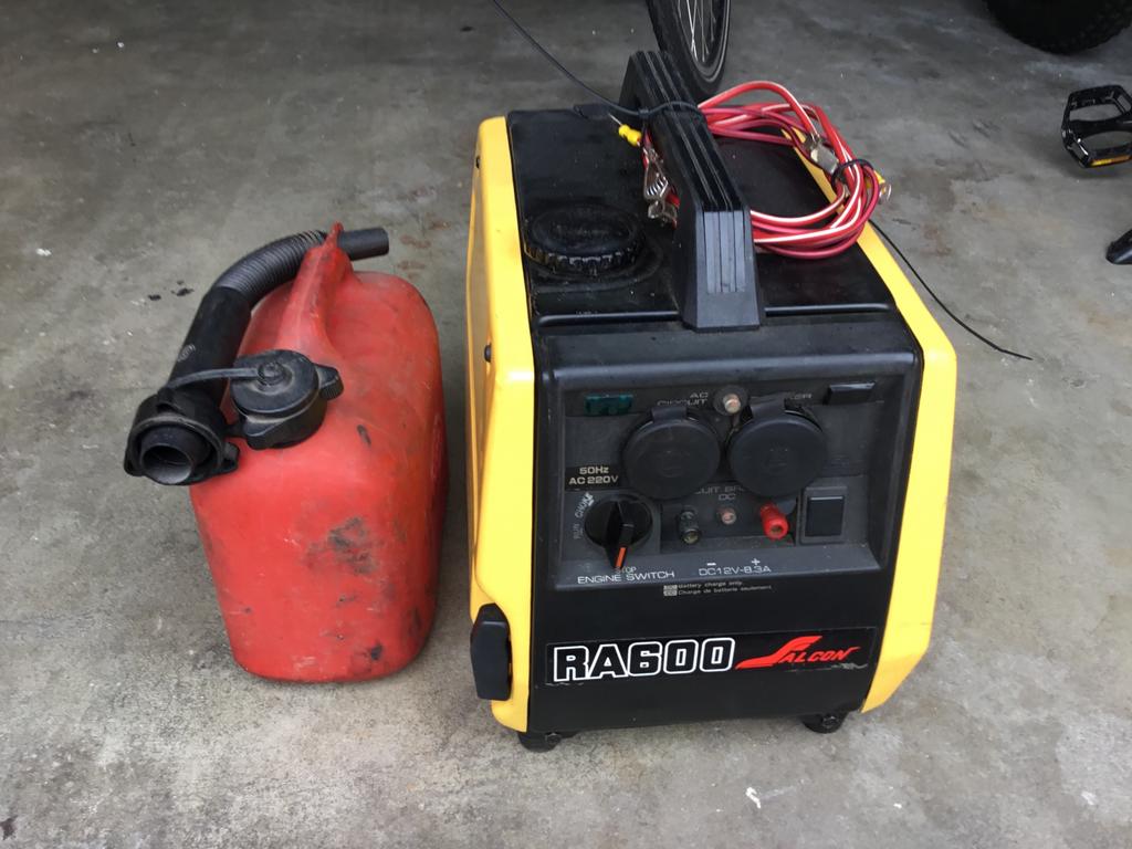 Aggregaat.   Salcon.  R A 600, Doe-het-zelf en Verbouw, Aggregaten, Ophalen of Verzenden, Zo goed als nieuw, 5 tot 10 kVA
